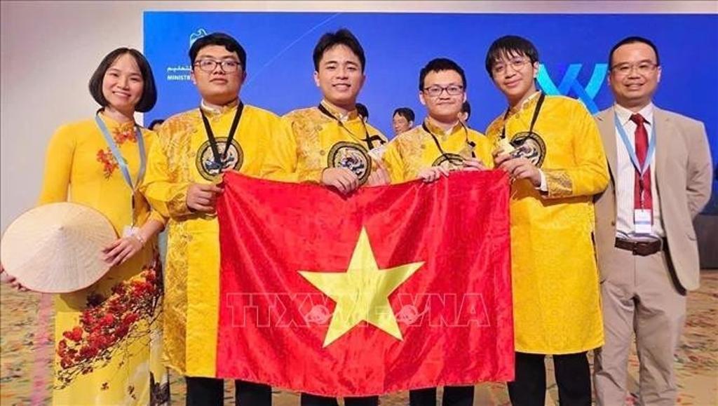 Four Vietnamese students win gold medals at the 57th International Chemistry Olympiad (IChO), held in Dubai, the United Arab Emirates (UAE), from July 5 to 14. (Photo published by VNA)