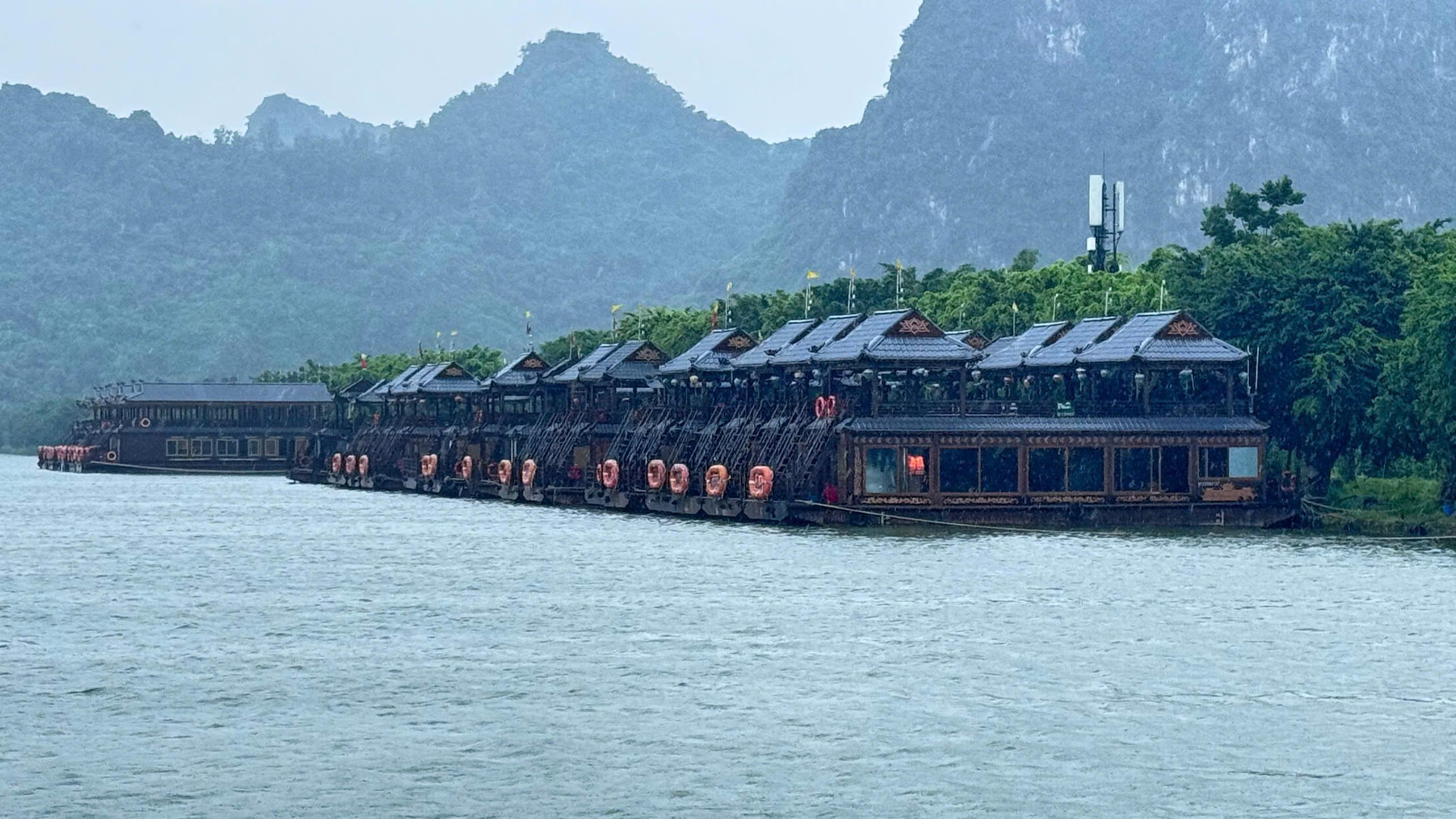 Boats at Tam Chuc pagoda have been anchored to avoid the storm.