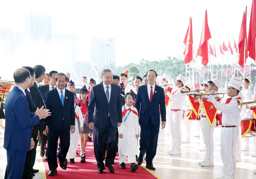 Party General Secretary To Lam attends ceremony marking the 80 years of the education sector.