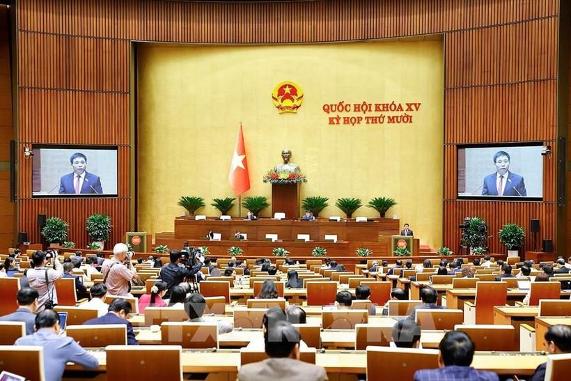 Scene from a National Assembly sitting during the 10th session of the 15th National Assembly. (Photo: VNA)