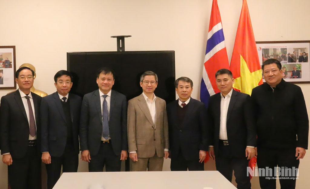 The delegation worked with the Vietnamese Embassy in Norway.