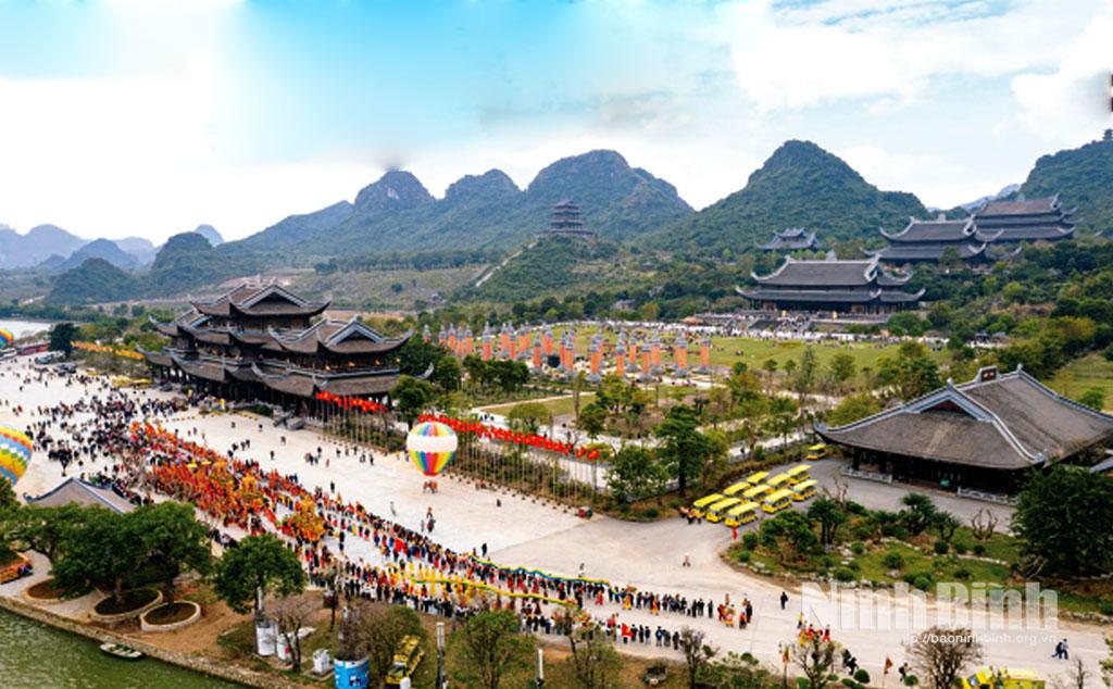 Tam Chuc pagoda spring festival.