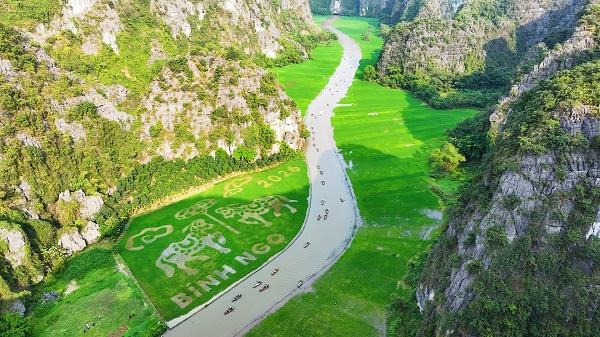 Artwork created on Tam Coc rice field to welcome Ninh Binh Tourism Weelk 2026.