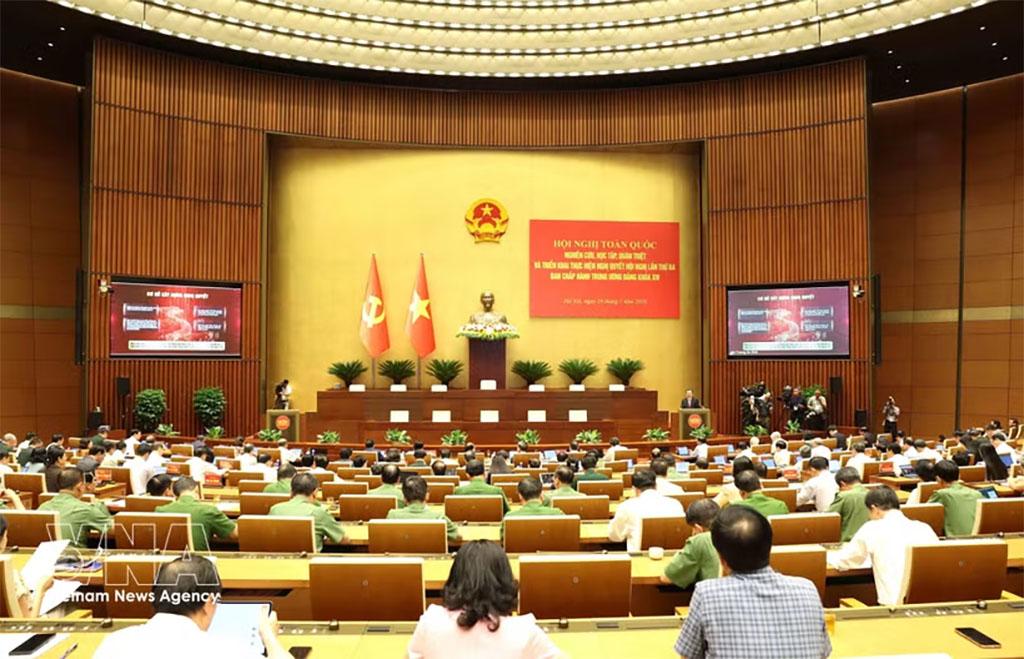 An overview of the conference at the central venue, Dien Hong Hall of the National Assembly House in Hanoi on July 29. (Photo: VNA)
