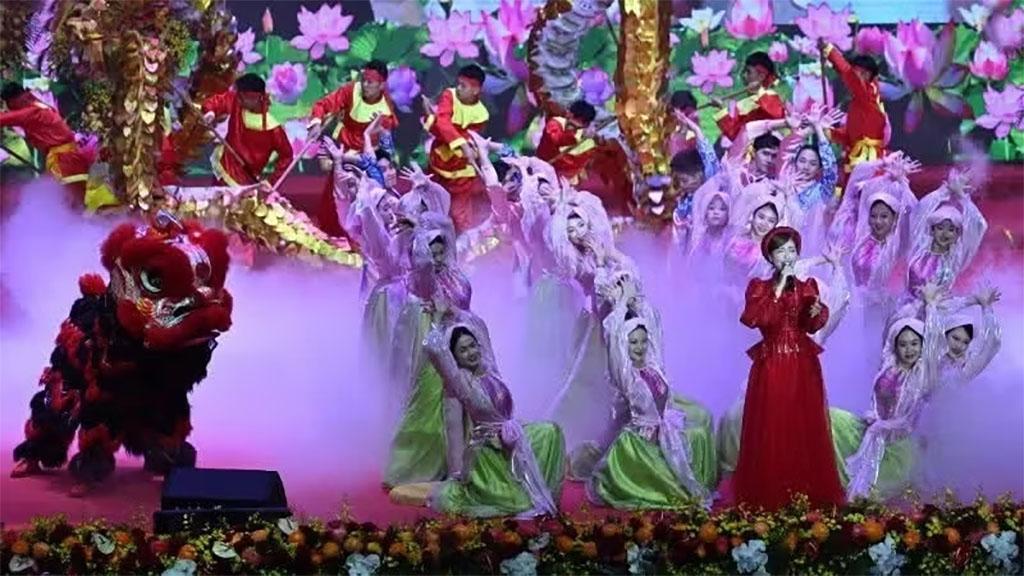 Programmes rich in cultural identity always attract large audiences on digital platforms. (Photo: KHANH AN)