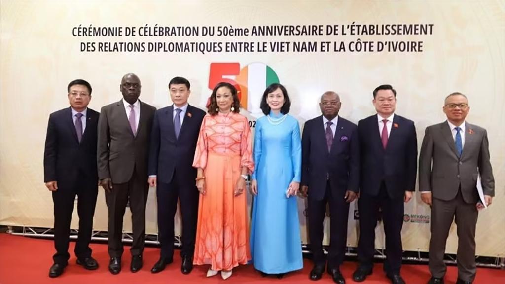 The ceremony marking the 50th anniversary of Viet Nam-Côte d’Ivoire diplomatic relations held in Côte d’Ivoire. (Photo: Embassy of Viet Nam in Morocco, concurrently accredited to Côte d’Ivoire)