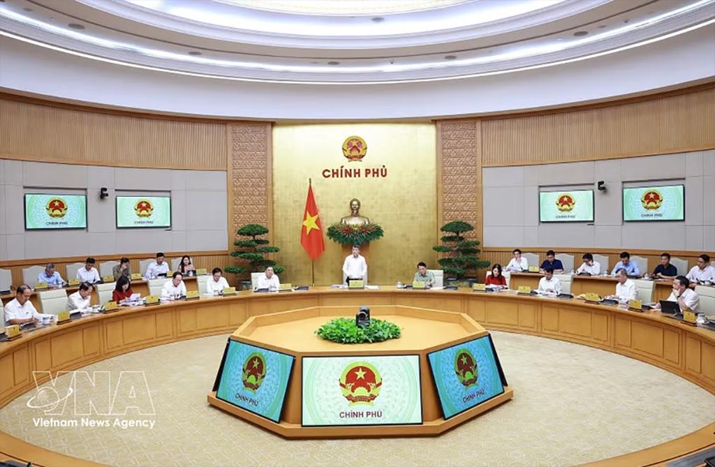 PM Le Minh Hung chairs the Government's second August law-building session on August 26 (Photo: VNA)