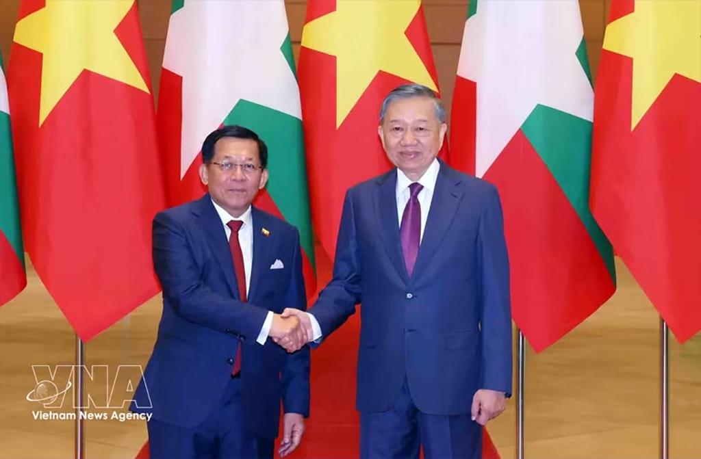 General Secretary of the Communist Party of Vietnam Central Committee and President To Lam (right) and Myanmar President Min Aung Hlaing at their talks in Hanoi on September 5, 2026 (Photo: VNA)