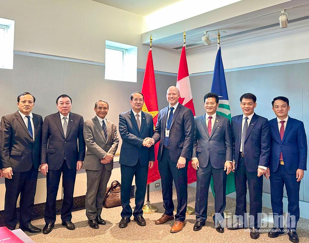 Ninh Binh expands cooperative relations with Canadian cities