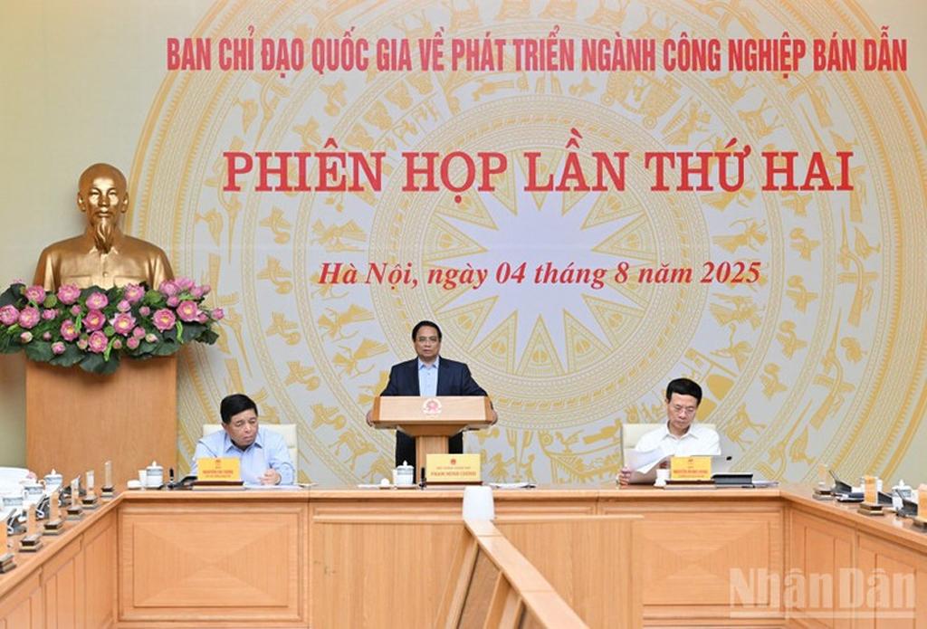 The second meeting of the National Steering Committee on Semiconductor Industry Development is held on August 4. (Photo: NDO)