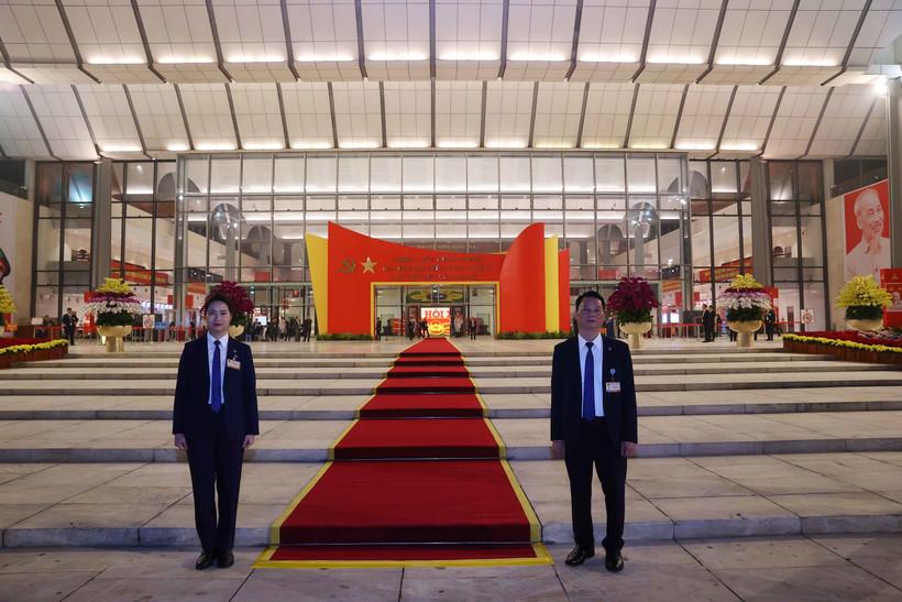 Security personnel are on duty in the main lobby of the National Convention Centre. (Photo: VNA)