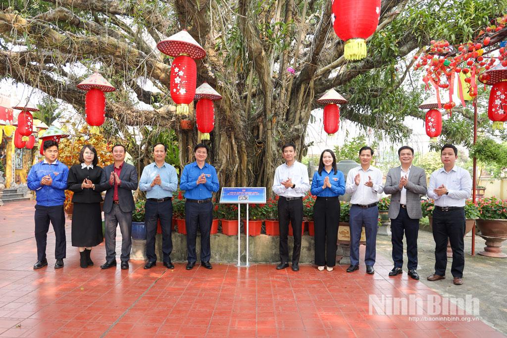 Applying Augumented Virtual (VR) technology at Temple of cinamon tree in Thien Truong ward.