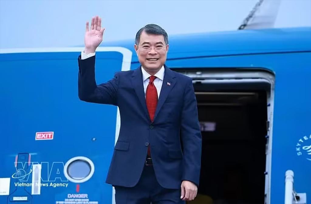 Prime Minister Le Minh Hung leaves Ha Noi for Cebu, the Philippines to attend the 48th ASEAN Summit from May 7 8. (Photo: VNA)