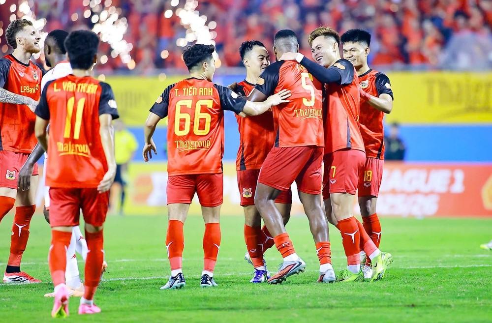 Ninh Binh defeat Thanh Hoa 2-0 to climb back into V.League 1 Top 3.