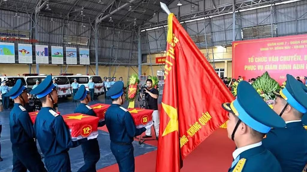 At the handover ceremony (Photo: NDO)