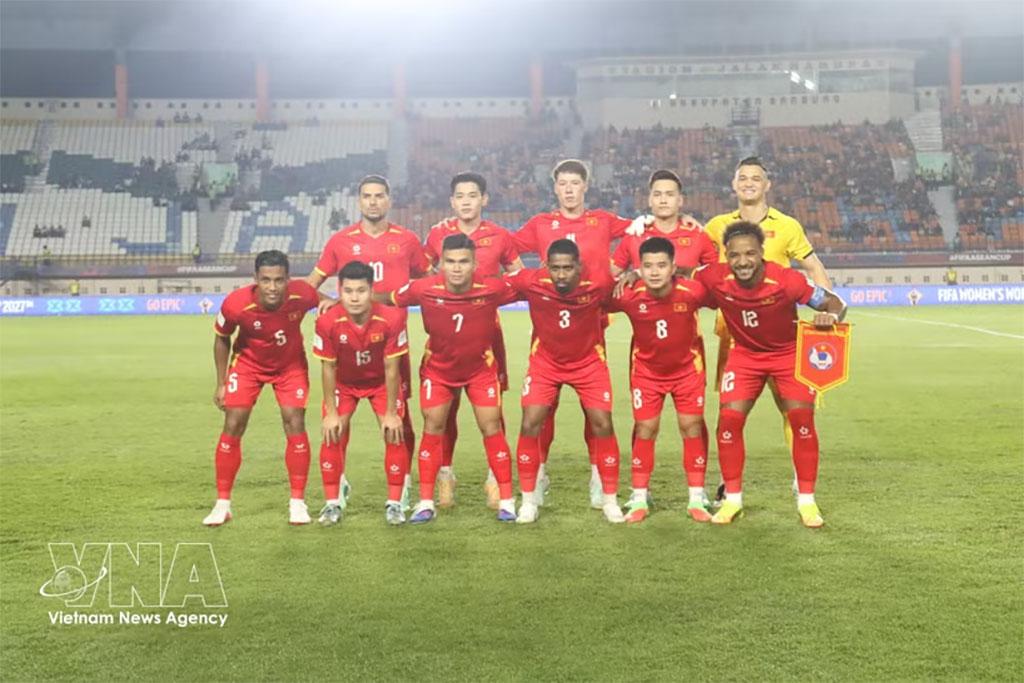 Vietnamese players before the FIFA ASEAN Cup 2026 match against the Philippines on September 26 at Si Jalak Harupat Stadium in Bandung, Indonesia (Photo: VNA)