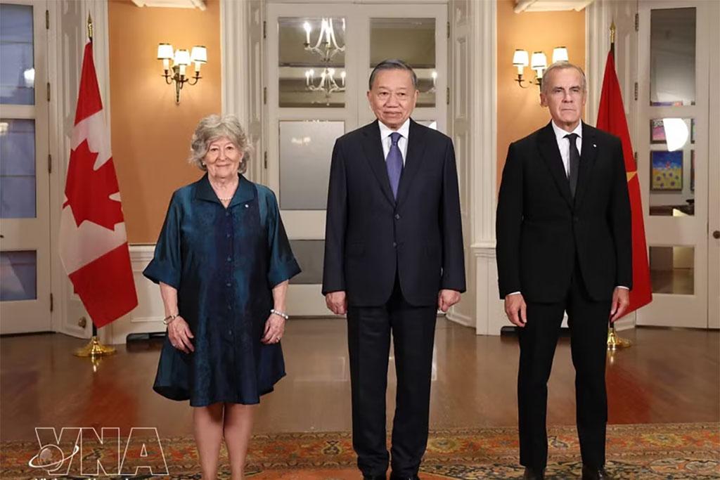 General Secretary of the Communist Party of Vietnam Central Committee and President To Lam (middle), Governor General Louise Arbour (L) and PM Mark Carney (Photo: VNA)