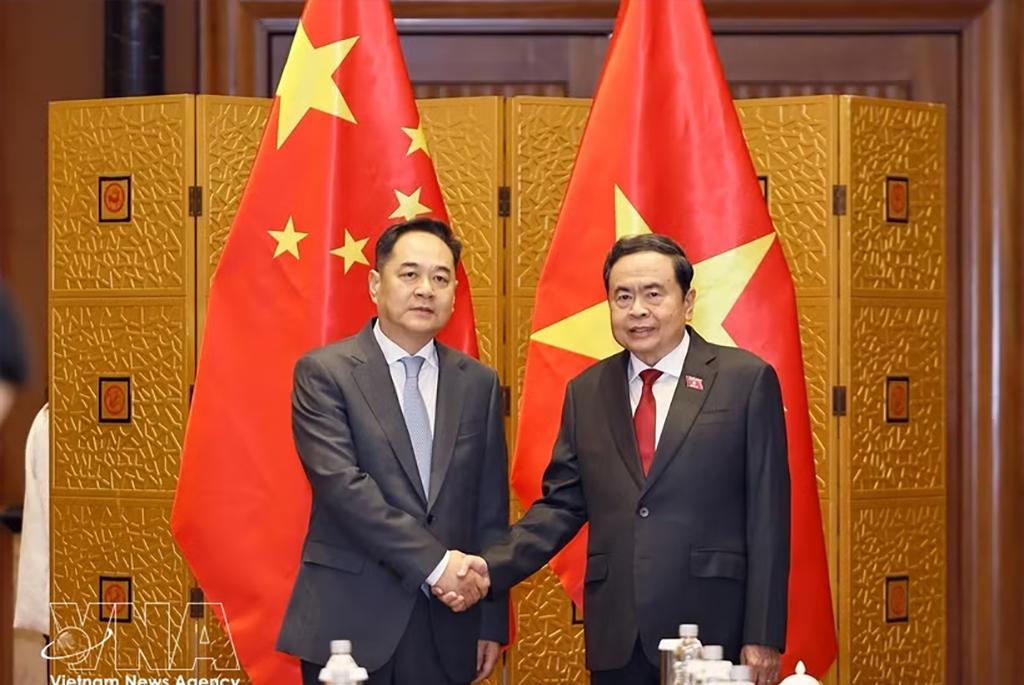 National Assembly President Tran Thanh Man (R) and Yang Wanming, President of the Chinese People’s Association for Friendship with Foreign Countries (Photo: VNA)
