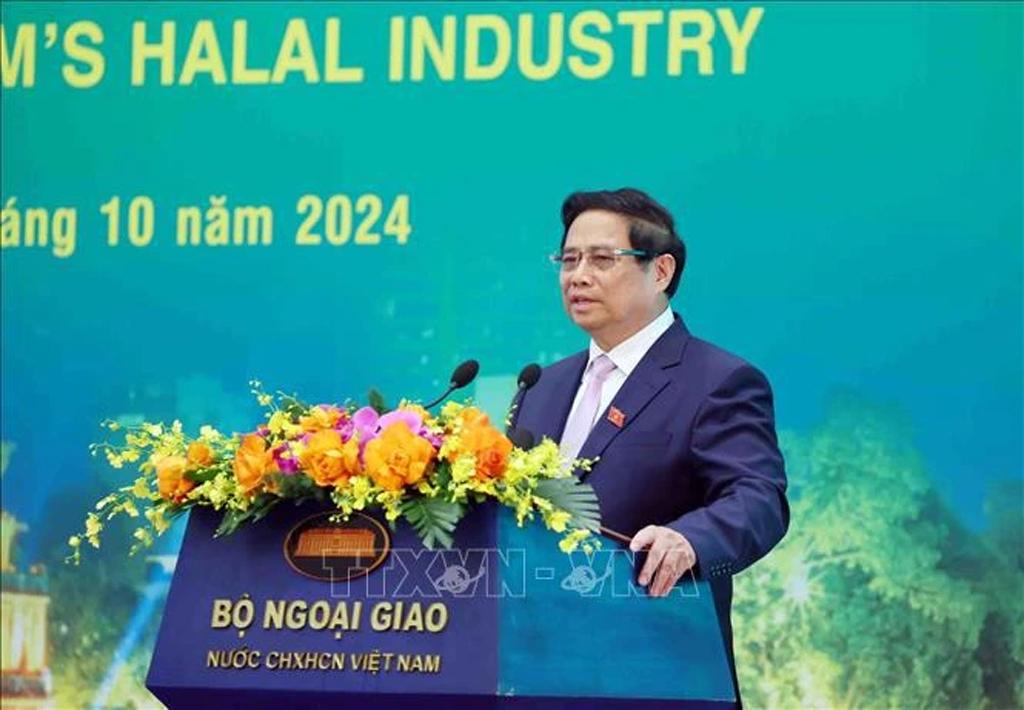 Vietnam aims to become crucial link in global supply chain of Halal products: PM