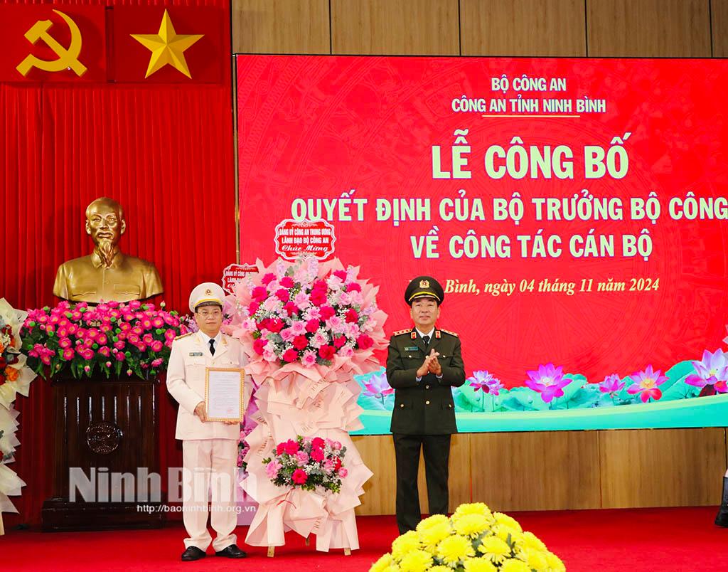 Ninh Binh provincial Department of Public Security has new director