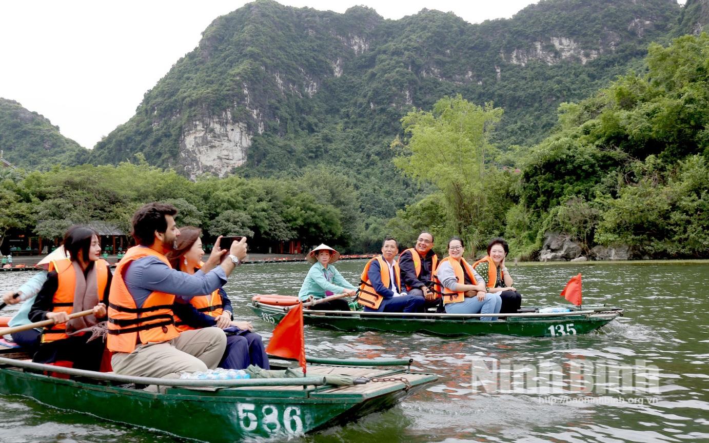 Ninh Binh’s tourism sector records impressive growth in 10 months