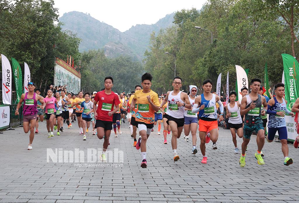 Trang An Marathon 2024 attracts over 5,000 runners