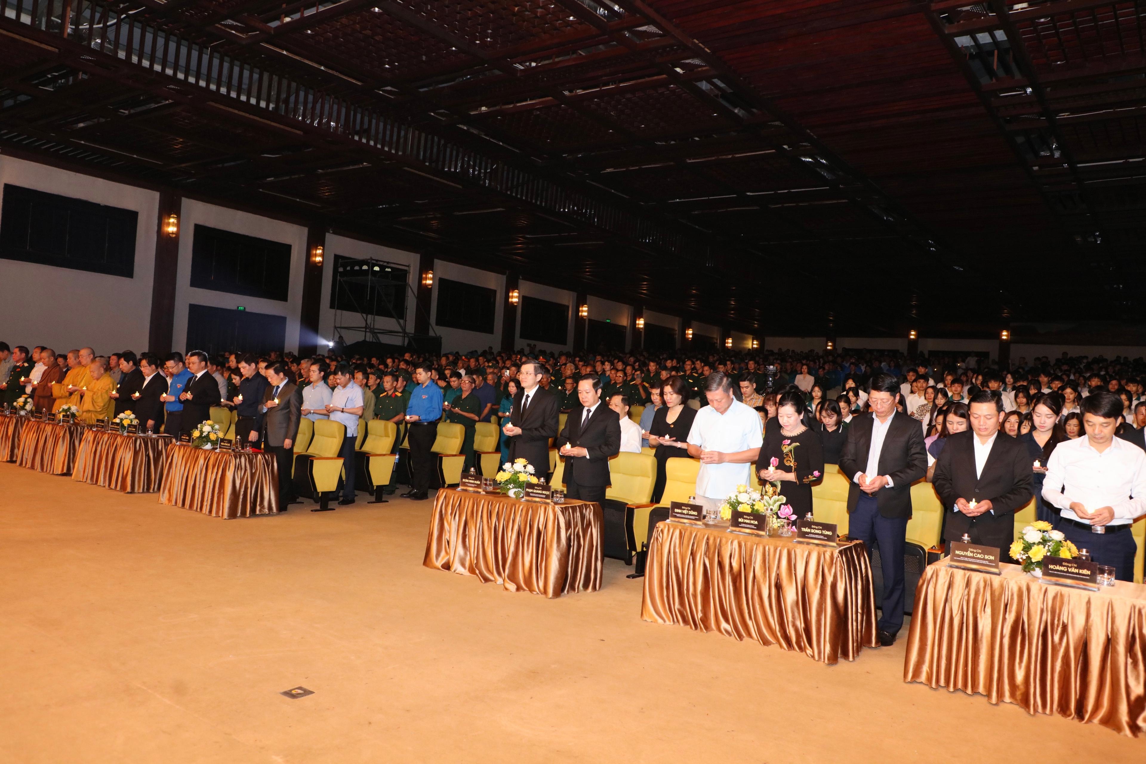 Memorial ceremony for traffic accident victims held in Ninh Binh