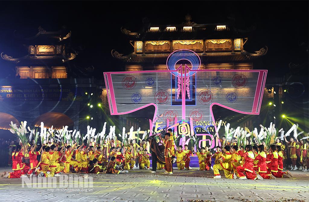 Ninh Binh’s street festival features diverse cultural identities