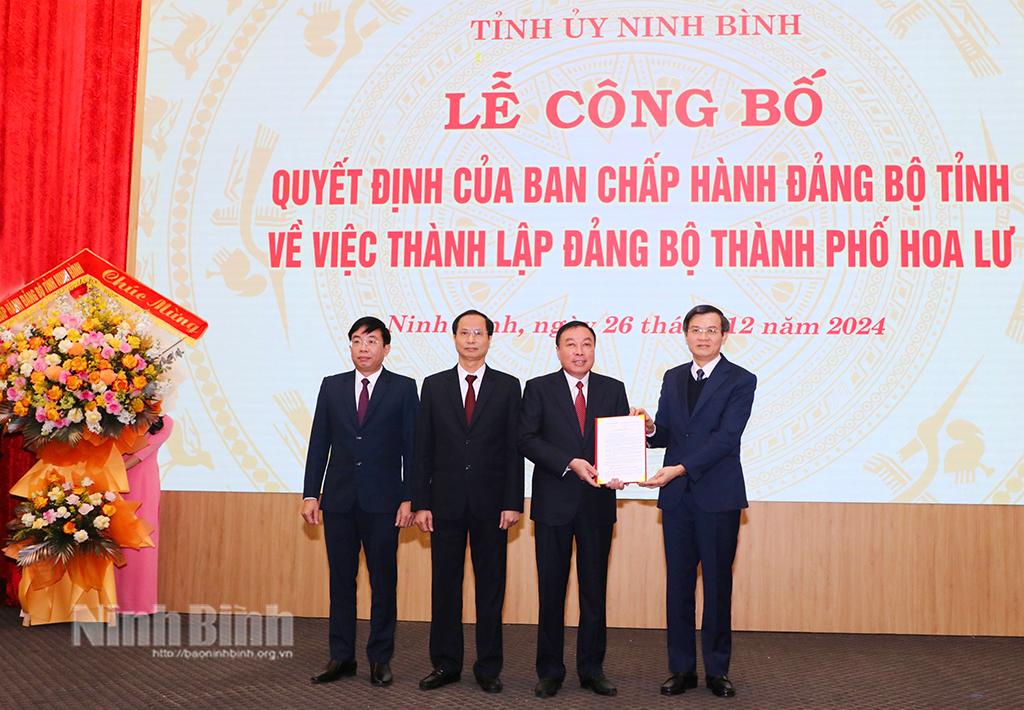 Decision on establishment of Hoa Lu City Party Organisation announced