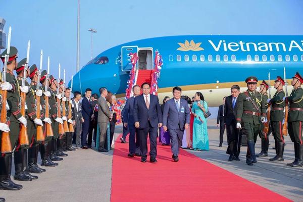 Vietnamese PM arrives in Vientiane, starting Laos visit