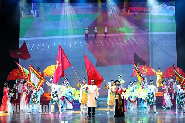 Vietnam Poetry Day 2025 kicks off in Ninh Binh