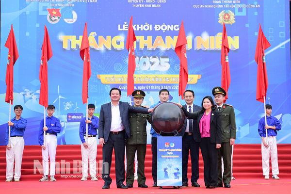 Ninh Binh Youth Union launches youth month in 2025