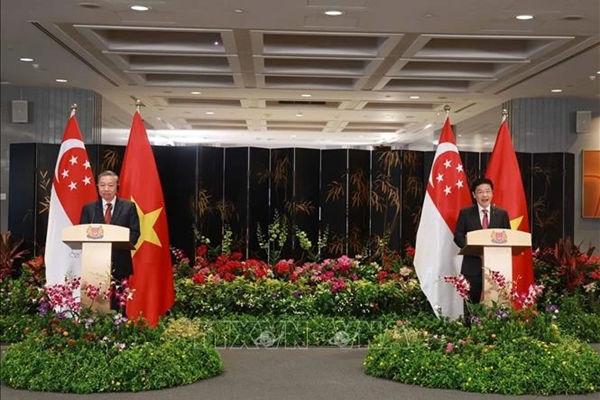 Vietnam, Singapore issue joint statement on establishment of Comprehensive Strategic Partnership