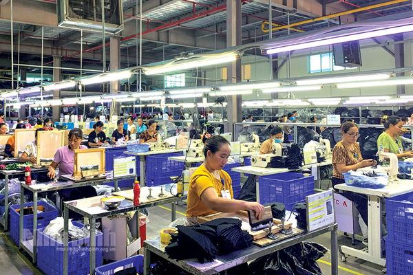 Revenue of enterprises in industrial zones rakes 10,03 trillion VND in Q1