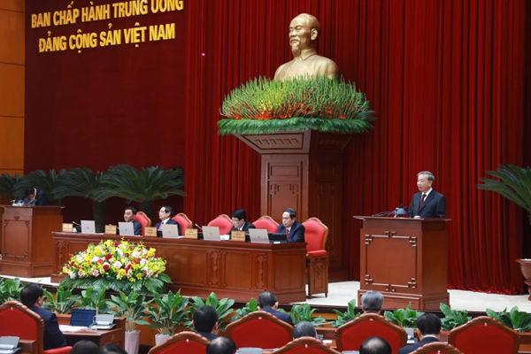 Top leader delivers keynote speech at 13th Party Central Committee’s 11th plenum