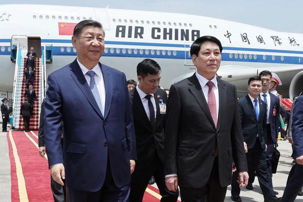 Top Chinese leader begins state visit to Vietnam