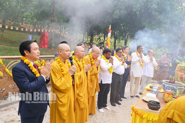 Sri Lankan President visits Bai Dinh Pagoda in Ninh Binh province