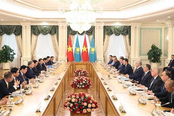 Vietnam, Kazakhstan upgrade bilateral ties to strategic partnership
