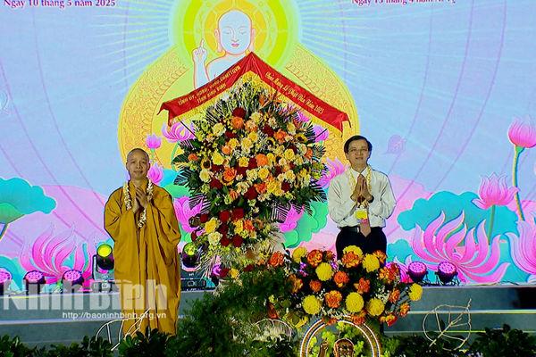 Buddha's 2569th birthday held in Ninh Binh province