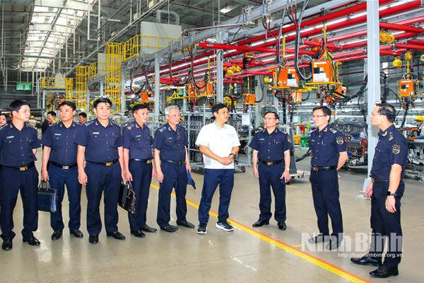 Ninh Binh actively removes difficulties for automobile industry