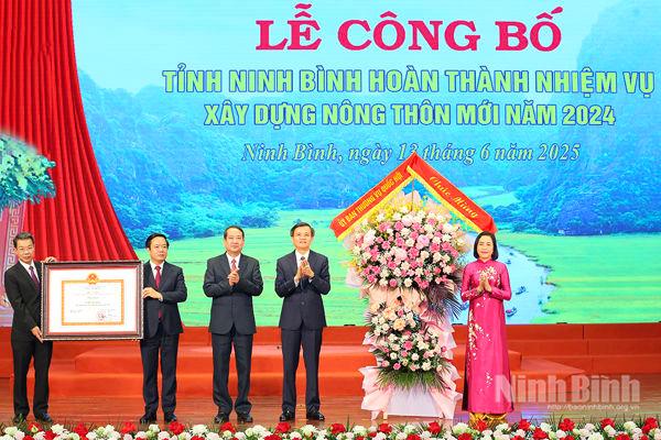 Ninh Binh announces completion of new-style rural area building tasks