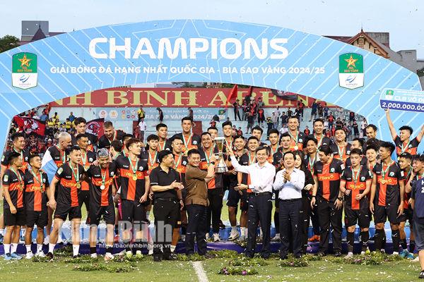 Phu Dong Ninh Binh win V.League 2 championship