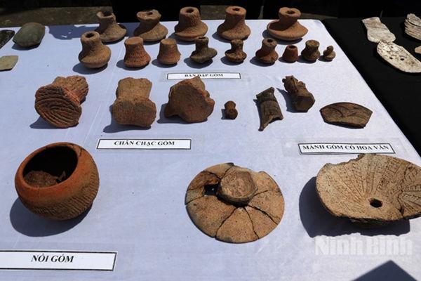 Working tools dating back over 3,500 years unearthed in Ninh Binh