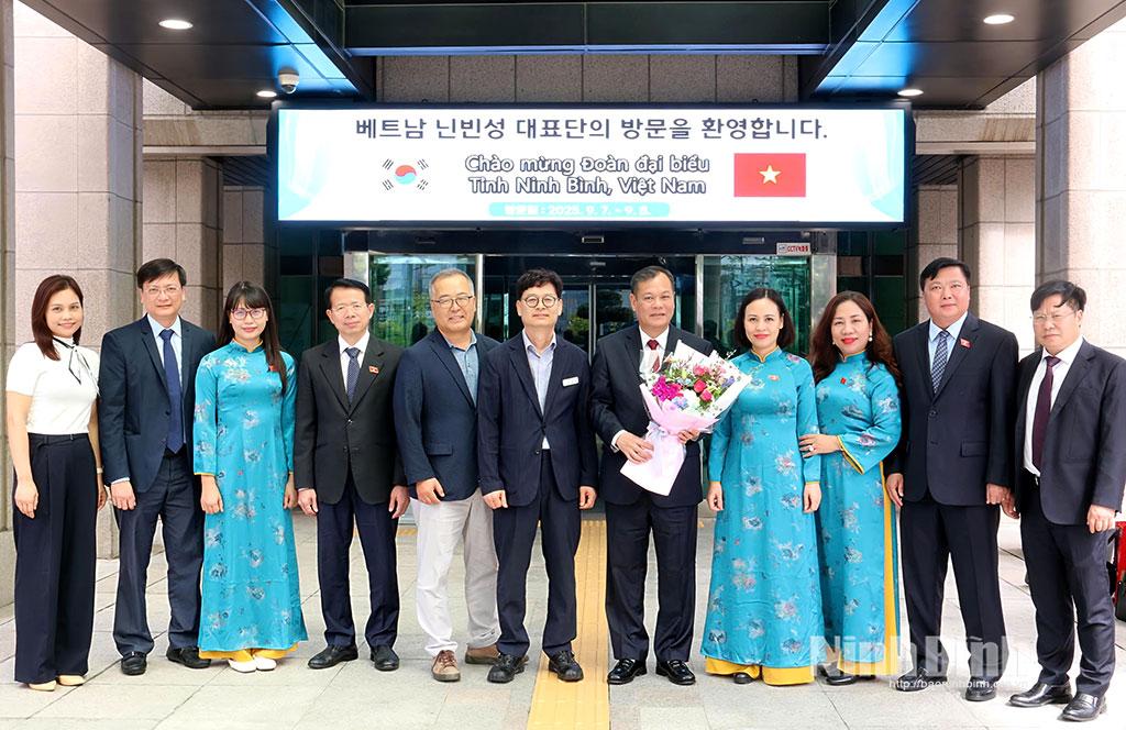 The delegation works with Asan city.