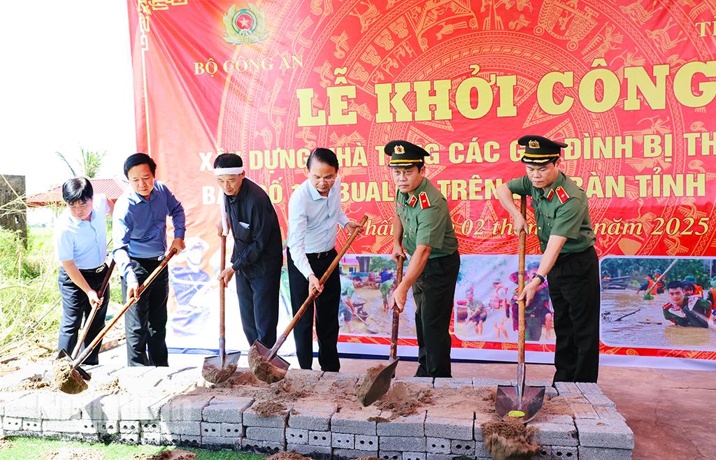 break the ground to build houses for families severely affected by Typhoon Bualoi and its aftermath in Ninh Binh province.