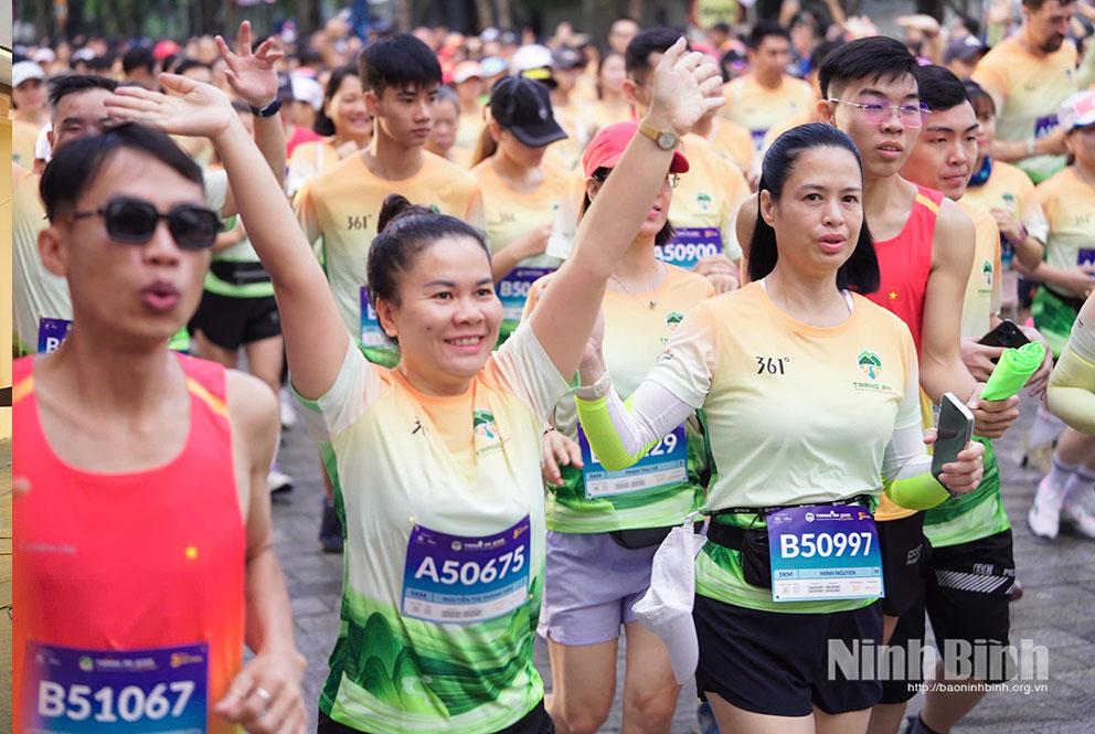 Thousands of runner participate the event.