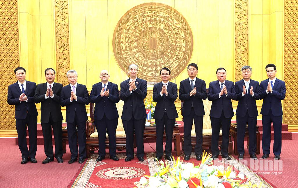 Secretary of provincial Party Committee receives Cuban Ambassador to Viet Nam
