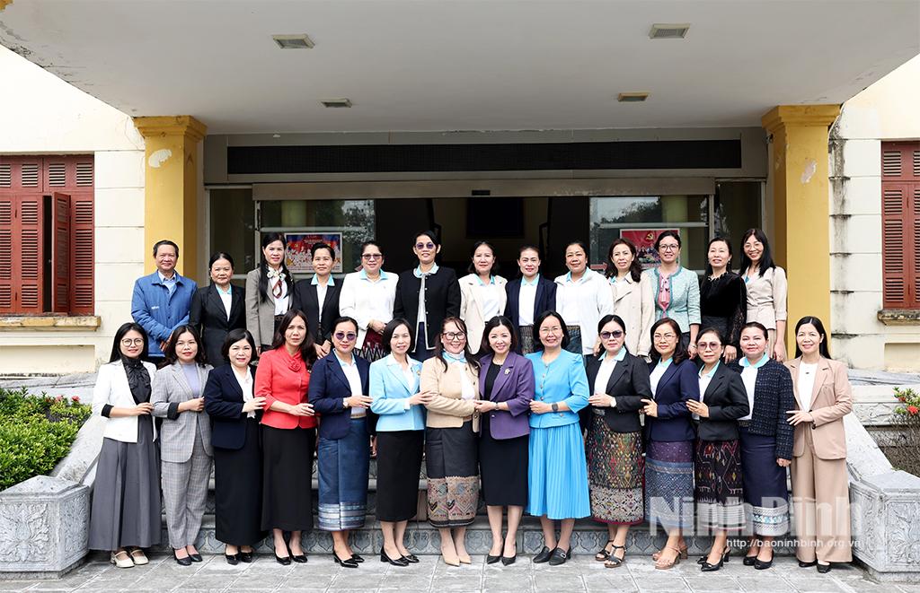 Lao Women’s Union delegation pays working visit to Ninh Binh.