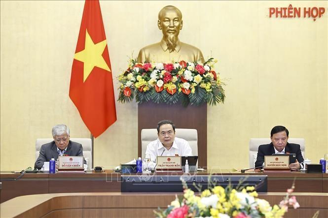 National Assembly Chairman Tran Thanh Man (centre) speaks at the NA Standing Committee's 52nd session in Hanoi on December 2. (Photo: VNA)
