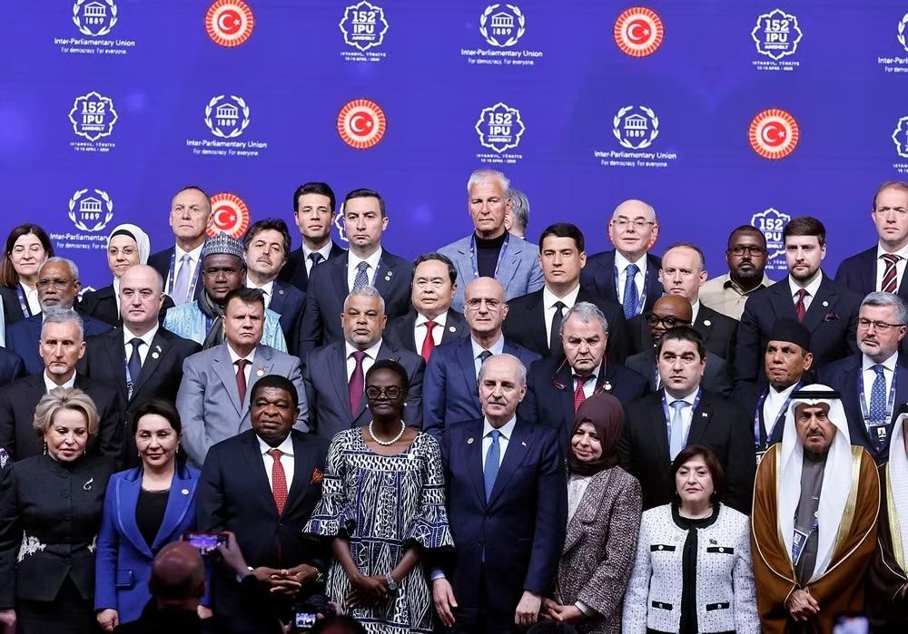 Chairman of the Vietnamese National Assembly Tran Thanh Man and other heads of delegations at the opening ceremony of the IPU-152 in Istanbul on April 15 (Photo: VNA)